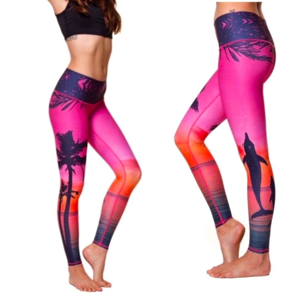 *RARE* Teeki Love the Adventure Leggings 🌴🐬🌅